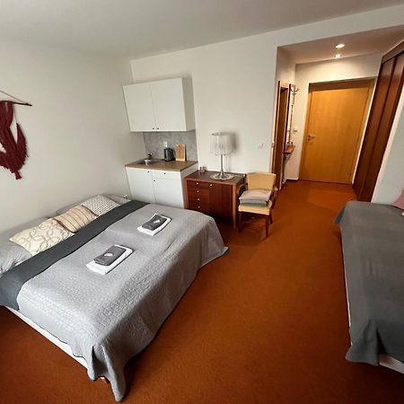 Simply Rooms スラフコフ・ウ・ブルナ エクステリア 写真