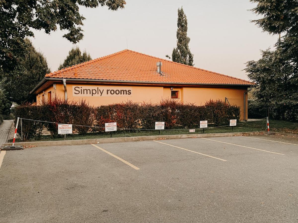 Simply Rooms スラフコフ・ウ・ブルナ エクステリア 写真