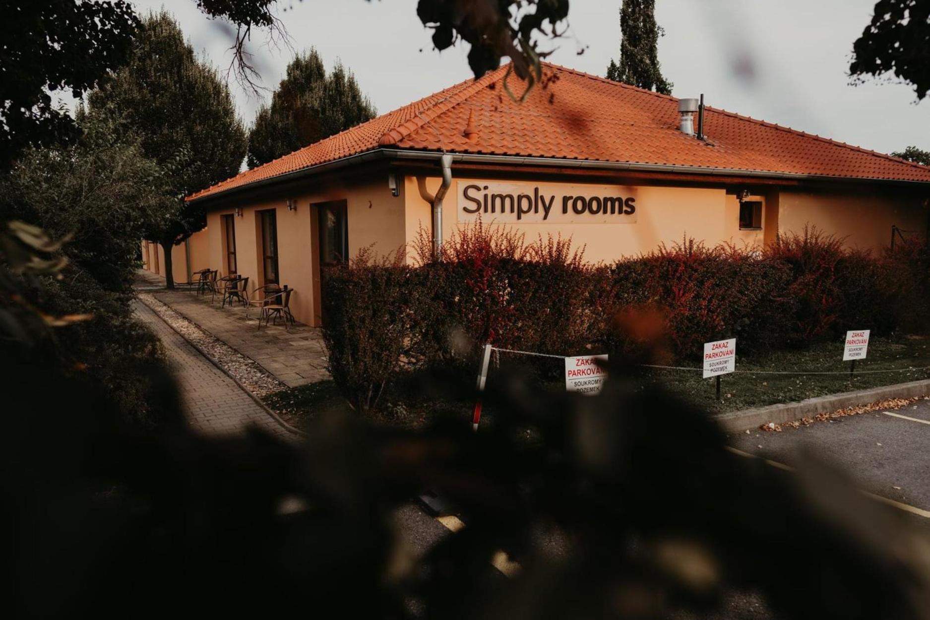 Simply Rooms スラフコフ・ウ・ブルナ エクステリア 写真